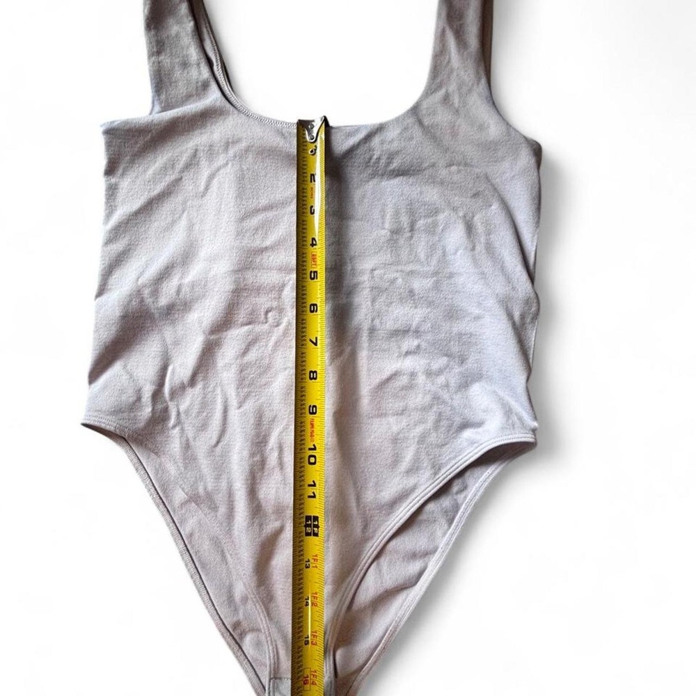 A New Day White Scoop Neck Seamless Bodysuit Sleeveless Tank Cream Small - Picture 4 of 7